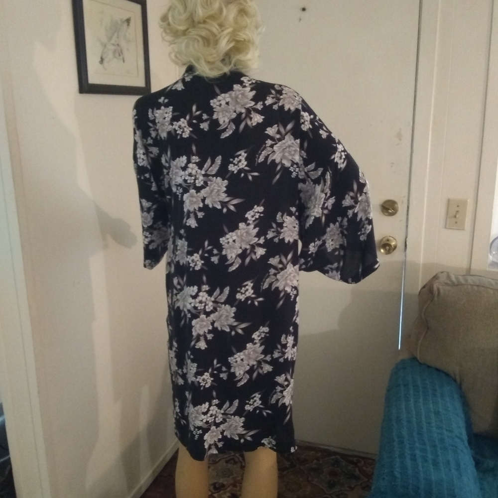 Spiritual Gangster Kimono Wrap - Picture 3 of 8